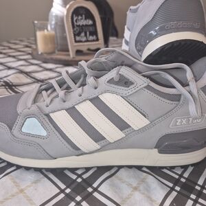 Adidas ZX 750 Gray Sneakers